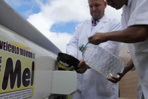 Apicultor da Bahia cria combustível feito de mel